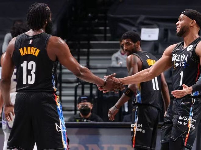 图片报：尤文和费内巴切想冬窗签磁卡，但球员不考虑提前离队（图片报：尤文、费内巴切欲冬窗引进磁卡，但球员无意提前离队）