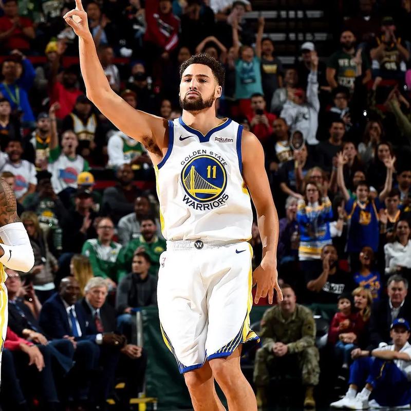 湖人斯马特谈伤势：就是背部痉挛，属于多年积劳造成的损耗（湖人斯马特谈伤情：背部痉挛，系长期积劳所致的磨损）