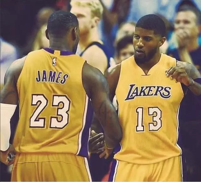 记者：扎巴尔尼即将加盟巴黎，交易预计下周敲定（记者：扎巴尔尼接近加盟巴黎，交易有望下周拍板）