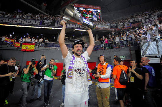 篮球为什么让团队协作更紧密？（篮球如何打造更紧密的团队协作？）